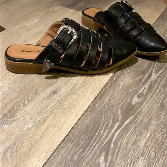 Slip on shoes!! - Picture 2 of 4